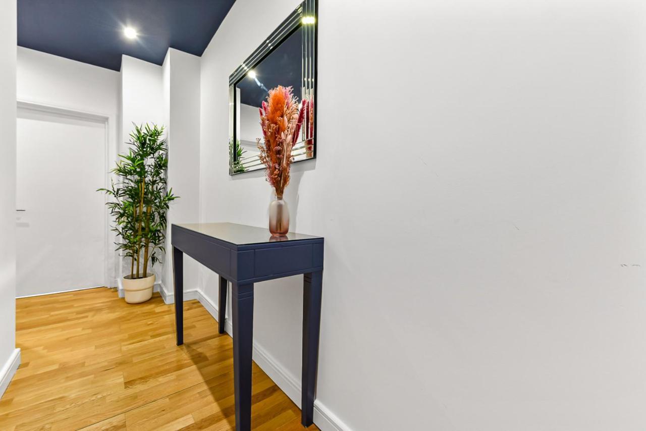 Spacious Contemporary 2 Bed Flat, Central Лондон Екстериор снимка
